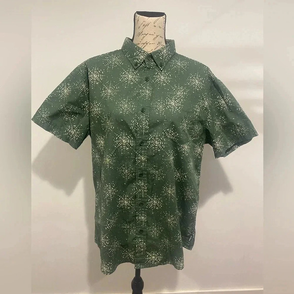 Prana short sleeve button down shirt. Green and cream. Size large. Slim fit - Picture 1 of 10